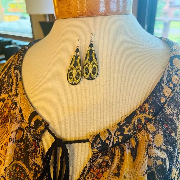 NWOT - stunning pattern in a gorgeous color mix of honey, rust, black & beige. - Picture 2 of 7